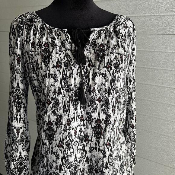 Skulls & spiders, drawstring neck, elastic sleeves women’s top, women's size XS - Picture 2 of 12